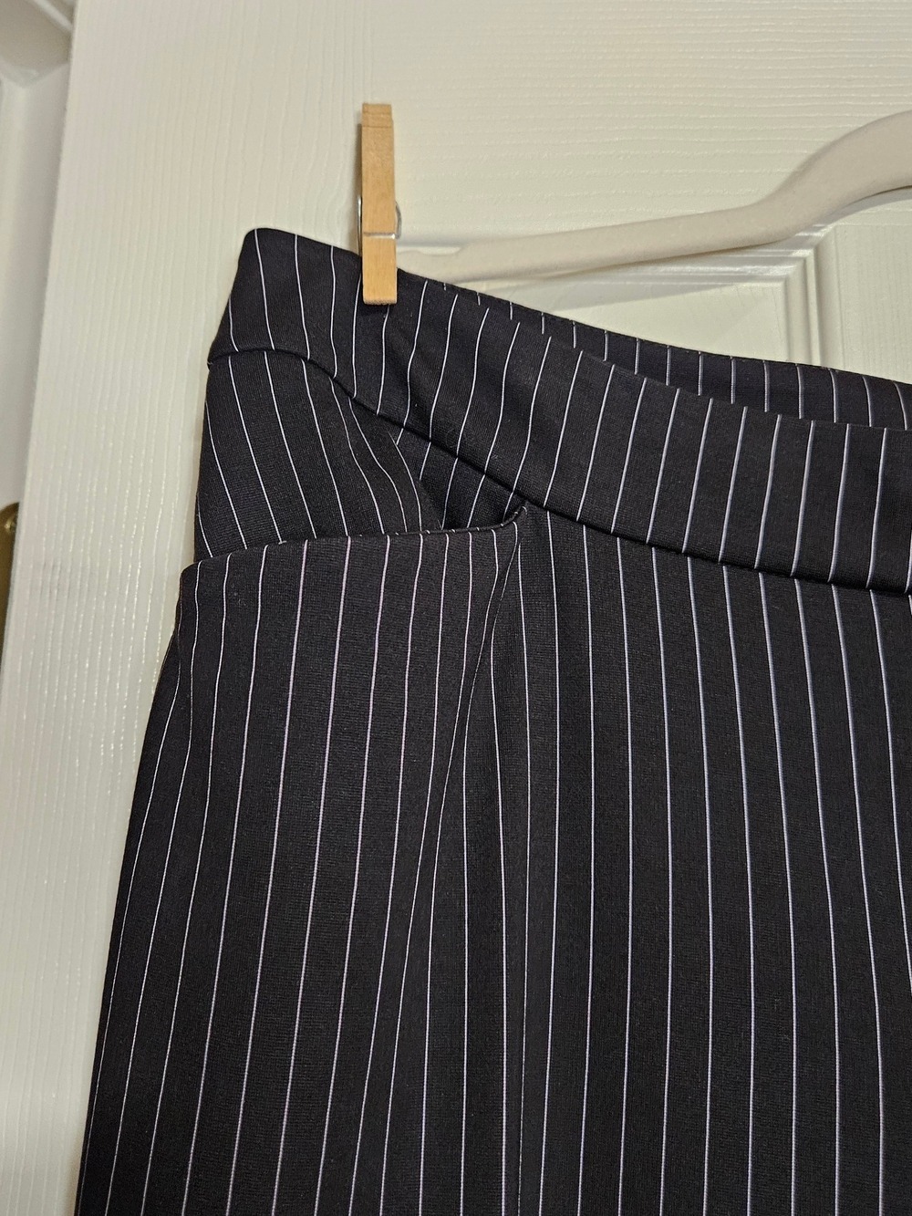 Chico's Black Pinstripe Dress Pants Size 2.5 (14/16) - Picture 4 of 7
